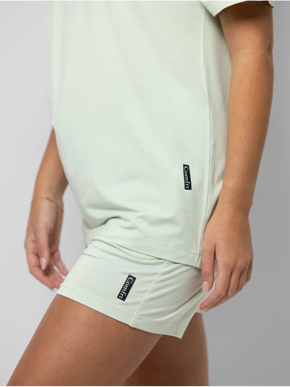Comfrt Cloud Shorts NWOT Size Large